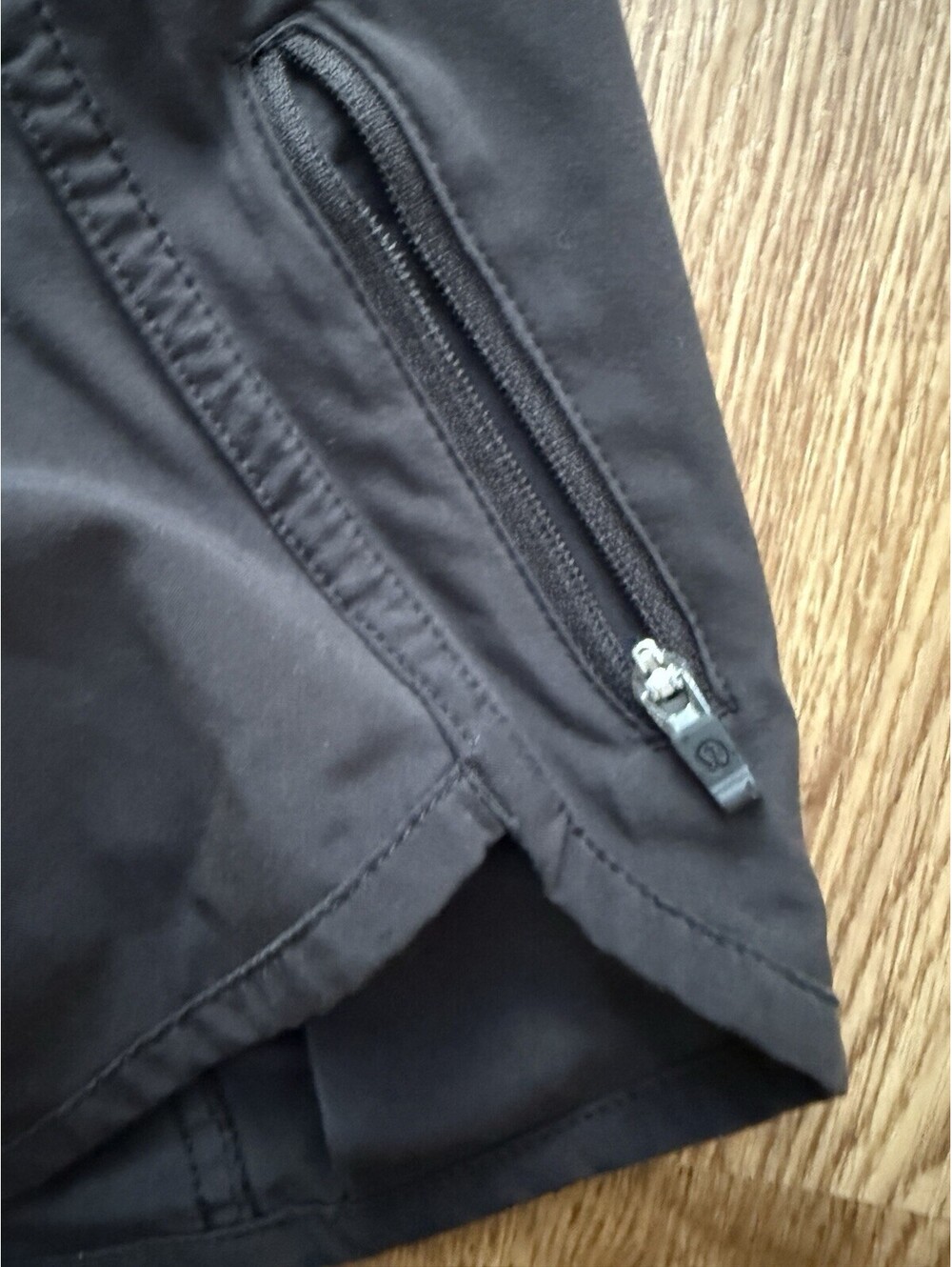 Lululemon Women’s Size 10 Black Running Shorts Zipper Pockets Athletic - Picture 2 of 4